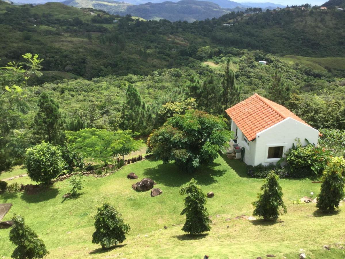 Hawk'S Nest Bed & Breakfast La Laguna de San Carlos Buitenkant foto