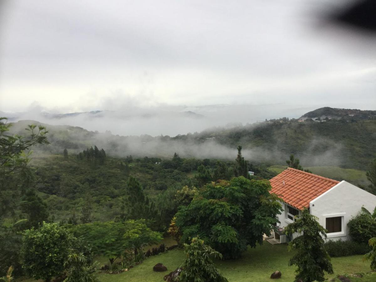 Hawk'S Nest Bed & Breakfast La Laguna de San Carlos Buitenkant foto